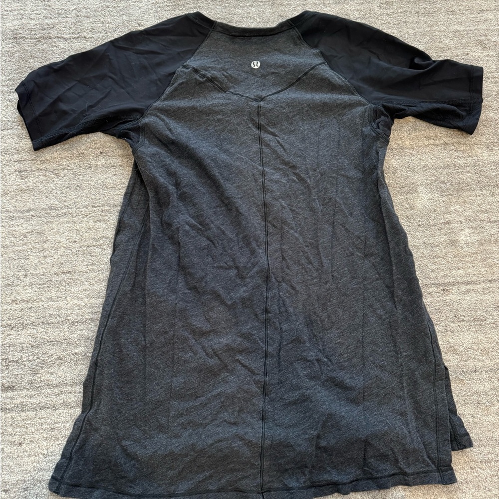 Lululemon tee shirt